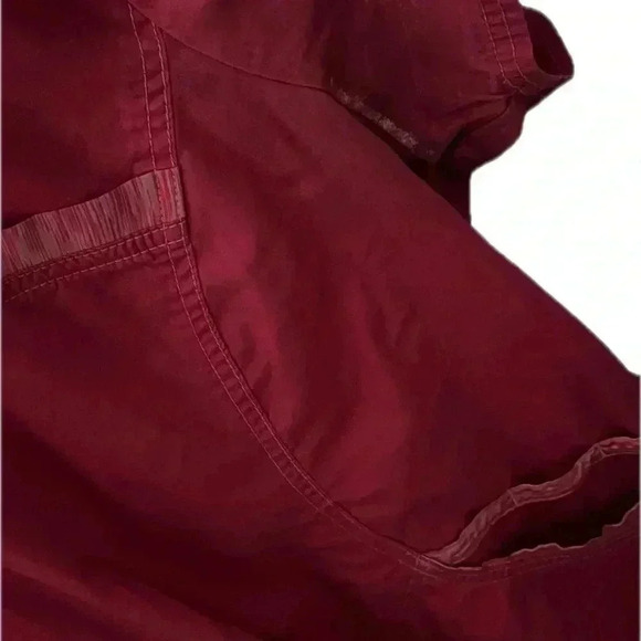 Slightly worn pink scrub top - Picture 4 of 4